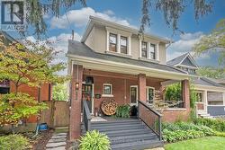 534 HAGER AVENUE  Burlington, ON L7S 1P3