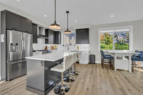 101-1001 Antler Drive, Penticton, BC - Indoor Photo Showing Kitchen With Upgraded Kitchen