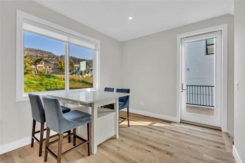 101-1001 Antler Drive, Penticton, BC - Indoor Photo Showing Dining Room