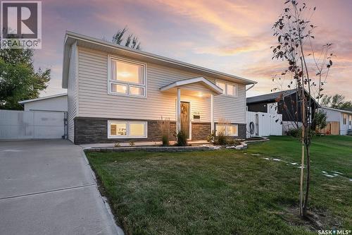 1519 Grandview Street W, Moose Jaw, SK - Outdoor