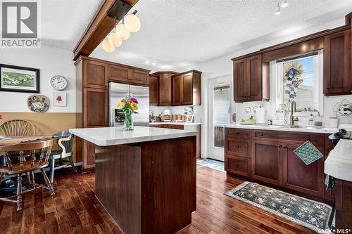 1519 Grandview Street W, Moose Jaw, SK - Indoor Photo Showing Kitchen