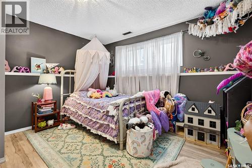 1519 Grandview Street W, Moose Jaw, SK - Indoor Photo Showing Bedroom