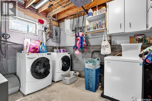 1519 Grandview Street W, Moose Jaw, SK - Indoor Photo Showing Laundry Room