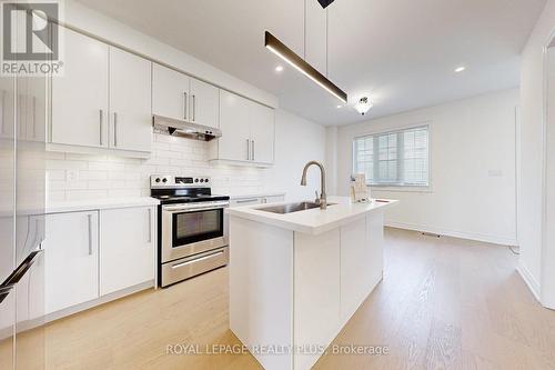 5371 Tenth Line W, Mississauga, ON - Indoor Photo Showing Kitchen With Upgraded Kitchen