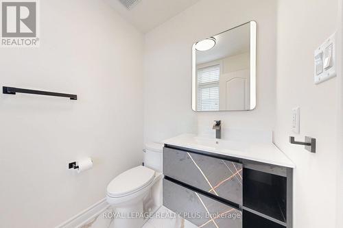 5371 Tenth Line W, Mississauga, ON - Indoor Photo Showing Bathroom