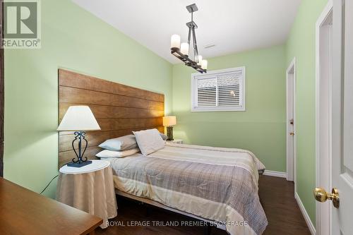 7710 Clayton Street, Lambton Shores (Port Franks), ON - Indoor Photo Showing Bedroom