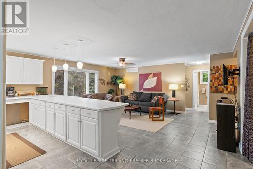 7710 Clayton Street, Lambton Shores (Port Franks), ON - Indoor