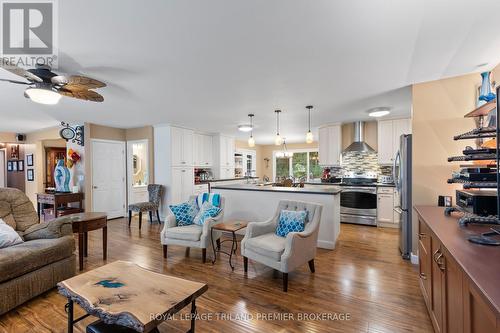 7710 Clayton Street, Lambton Shores (Port Franks), ON - Indoor Photo Showing Other Room