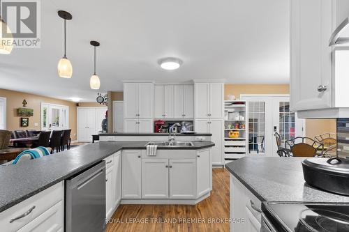 7710 Clayton Street, Lambton Shores (Port Franks), ON - Indoor Photo Showing Kitchen With Double Sink