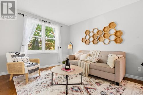 34 Forchuk Crescent, Quinte West (Trenton Ward), ON - Indoor Photo Showing Living Room
