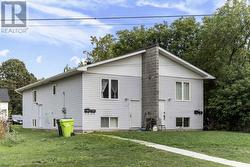 30-32 Wemyss ST  Sault Ste. Marie, ON P6B 1B3