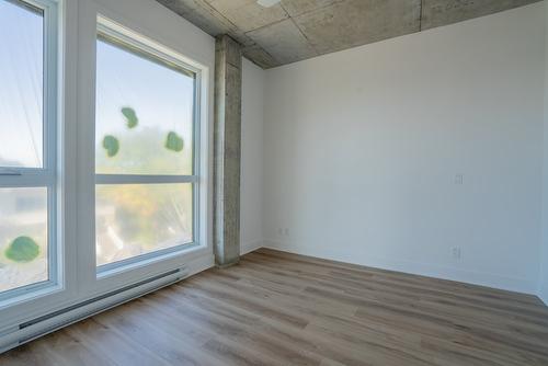 Bedroom - 205-8945 Boul. Viau, Montréal (Saint-Léonard), QC - Indoor Photo Showing Other Room