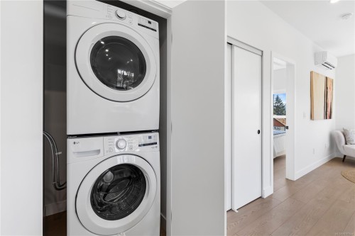 221-2629 Millstream Rd, Langford, BC - Indoor Photo Showing Laundry Room
