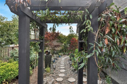 111 Petersen Rd South, Campbell River, BC - Outdoor