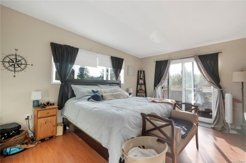 111 Petersen Rd South, Campbell River, BC - Indoor Photo Showing Bedroom