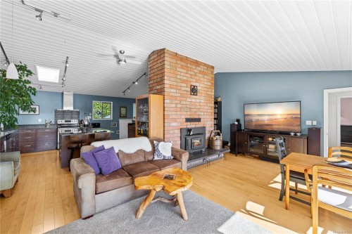 2530 Spring Beach Dr, Gabriola Island, BC 