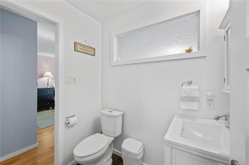 2530 Spring Beach Dr, Gabriola Island, BC 