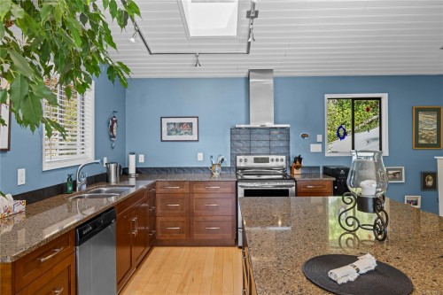 2530 Spring Beach Dr, Gabriola Island, BC 