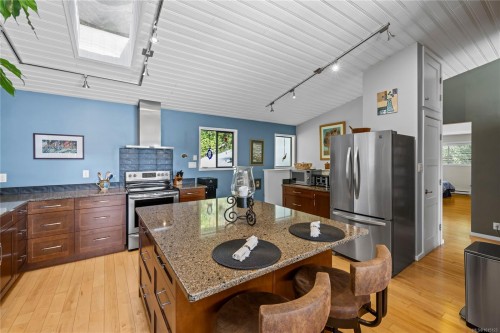 2530 Spring Beach Dr, Gabriola Island, BC 