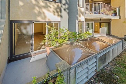 108-1149 Rockland Ave, Victoria, BC - Outdoor With Exterior