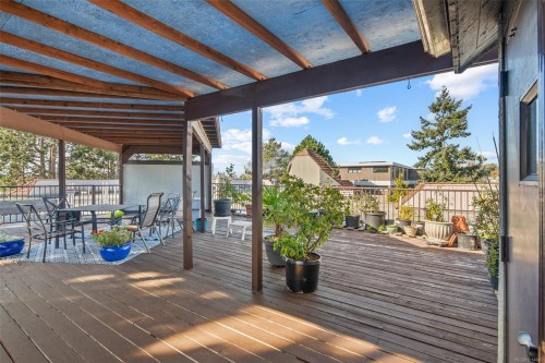 108-1149 Rockland Ave, Victoria, BC - Outdoor With Deck Patio Veranda
