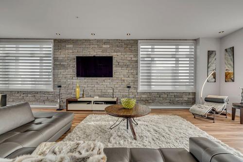 Salon - 505-2350 Rue Du Barachois, Québec (Les Rivières), QC - Indoor Photo Showing Living Room