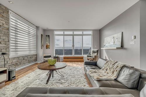 Salon - 505-2350 Rue Du Barachois, Québec (Les Rivières), QC - Indoor Photo Showing Living Room With Fireplace