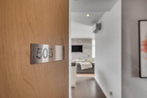 Hall d'entrée/Vestibule - 505-2350 Rue Du Barachois, Québec (Les Rivières), QC - Indoor Photo Showing Other Room