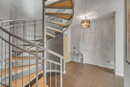 Escalier - 505-2350 Rue Du Barachois, Québec (Les Rivières), QC - Indoor Photo Showing Other Room