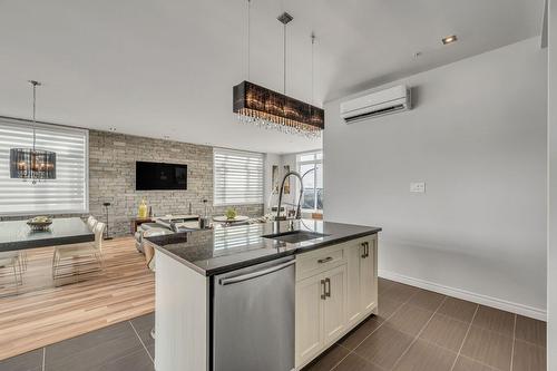 Cuisine - 505-2350 Rue Du Barachois, Québec (Les Rivières), QC - Indoor Photo Showing Kitchen With Upgraded Kitchen