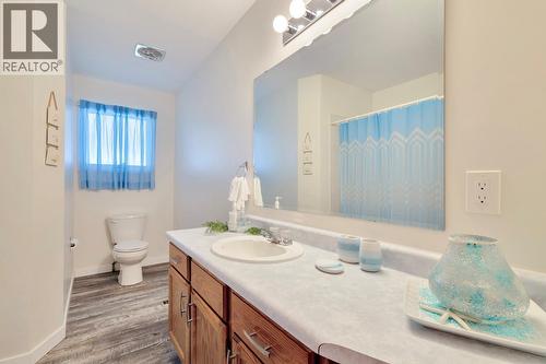 3795 Salloum Road, West Kelowna, BC - Indoor Photo Showing Bathroom
