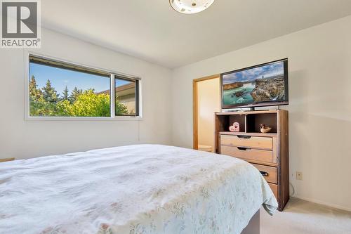 3795 Salloum Road, West Kelowna, BC - Indoor Photo Showing Bedroom