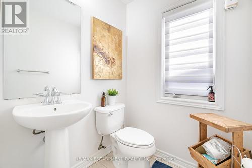 136 Westbank Trail, Hamilton, ON - Indoor Photo Showing Bathroom