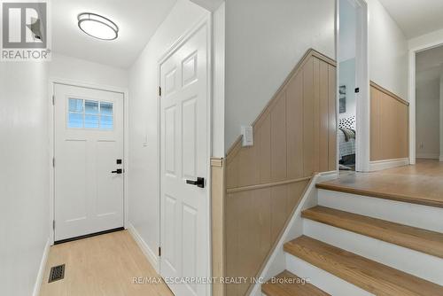 1423 Thornton Road, Burlington, ON - Indoor Photo Showing Other Room