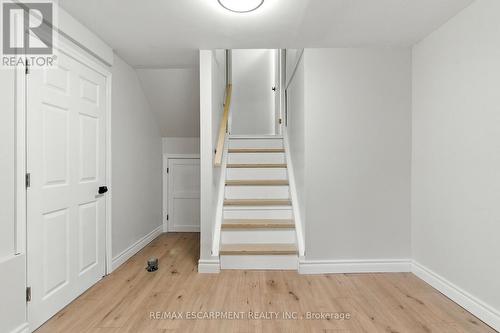 1423 Thornton Road, Burlington, ON - Indoor Photo Showing Other Room
