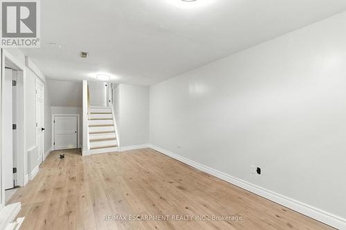 1423 Thornton Road, Burlington, ON - Indoor Photo Showing Other Room