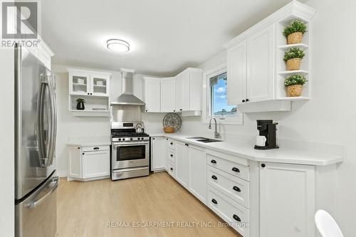 1423 Thornton Road, Burlington, ON - Indoor Photo Showing Kitchen