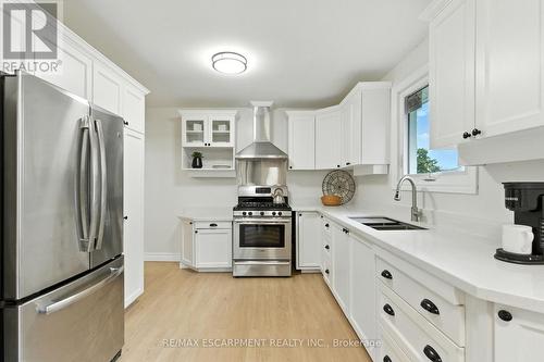 1423 Thornton Road, Burlington, ON - Indoor Photo Showing Kitchen With Double Sink