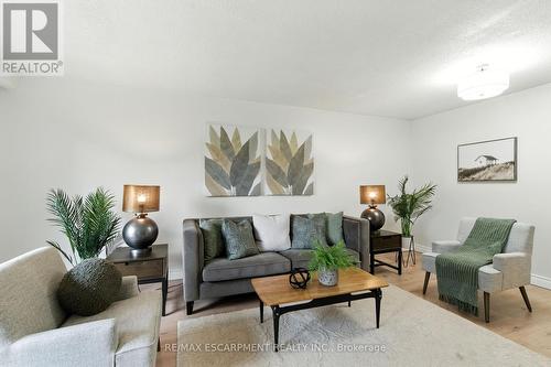 1423 Thornton Road, Burlington, ON - Indoor Photo Showing Living Room