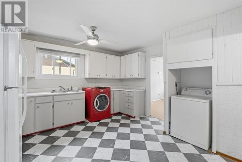 34 Huron St, Blind River, ON - Indoor Photo Showing Laundry Room
