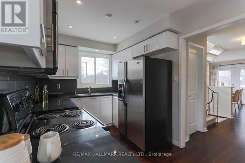 451 Broadview Avenue, Toronto, ON - Indoor Photo Showing Kitchen