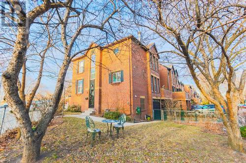 451 Broadview Avenue, Toronto, ON - Outdoor