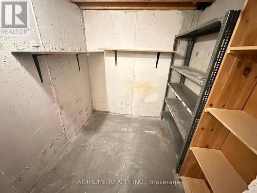 12 Goldsmith Crescent, Newmarket, ON - Indoor