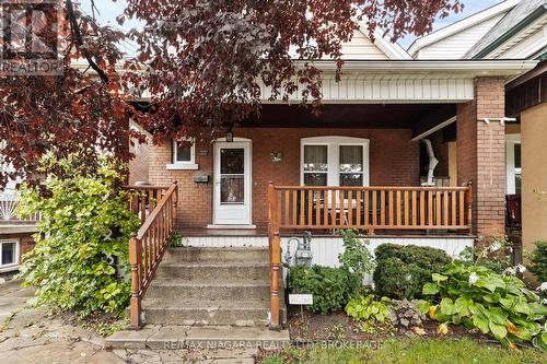 154 Melrose Avenue N, Hamilton (Stipley), ON - Outdoor With Deck Patio Veranda