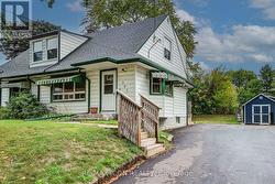 105 LORNE CRESCENT  Kitchener, ON N2M 3Y4