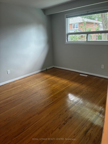 2201 Cliff Road, Mississauga, ON - Indoor Photo Showing Other Room