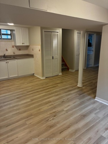 2201 Cliff Road, Mississauga, ON - Indoor Photo Showing Kitchen