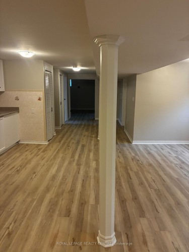 2201 Cliff Road, Mississauga, ON - Indoor