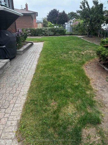 2201 Cliff Road, Mississauga, ON - Outdoor