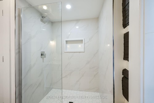 1762 Queen Street, Caledon, ON - Indoor Photo Showing Bathroom